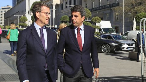 Feijoo con el presidente del PP en la Comunidad Valenciana, Carlos Maz�n