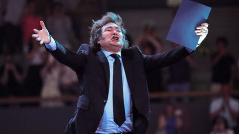 El presidente de Argentina, Javier Milei, antes de subir al atril en Madrid Economic Forum, celebrado en el pabellón de Vista Alegre