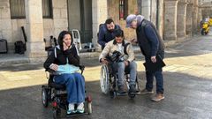 Xabier Bermúdez y los actores del corto  Muller en cadeira de rodas , que se filmó en Ribadavia.