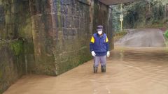 inundaciones gijon temporal frio lluvia asturias.Inundaciones en el cam�n de San Vicente, en Gij�n