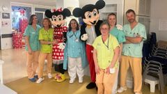 Trabajadores de Radio Taxi Gij�n acuden al �rea de Pediatr�a y Neonatolog�a de Cabue�es