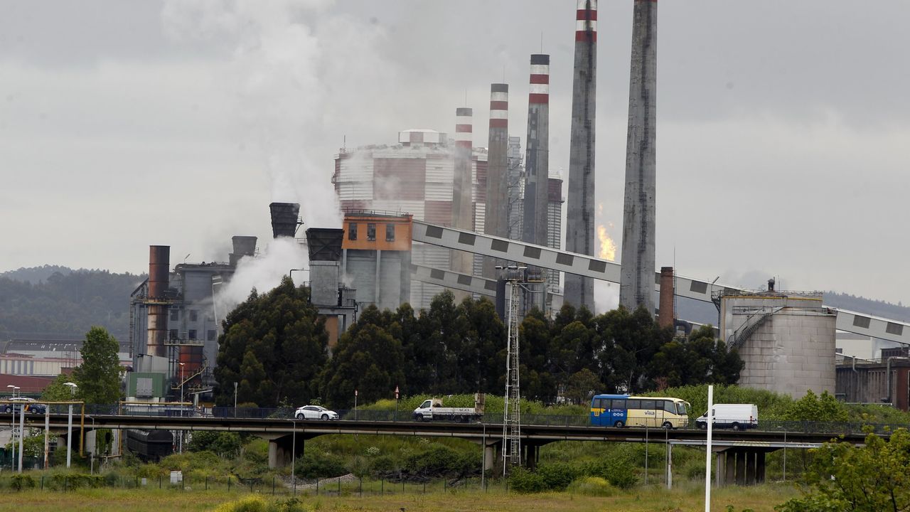 La multinacional ArcelorMittal estudia el traslado de actividades de Europa a la India