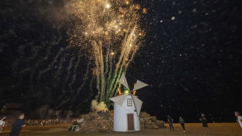 Gran cachela de San Xoán en Camariñas