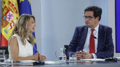 La vicepresidenta segunda del Gobierno y Ministra de Trabajo y Economa Social, Yolanda Daz, y el ministro de Transformacin Digital, scar Lpez, en la rueda de prensa tras el Consejo de Ministros.