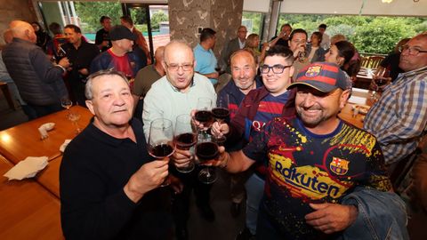 ¡Búscate en las fotos de la Xuntanza de Peñas Barcelonistas de Galicia en Boiro!