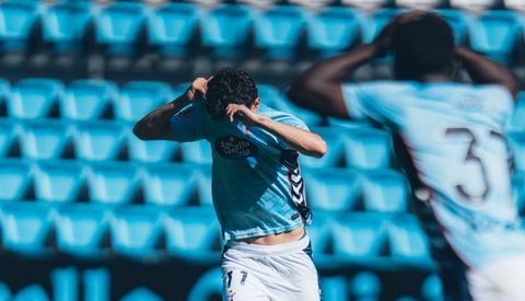El atacante del Celta �ngel Arcos, tras anotar el gol del triunfo ante el Europa.