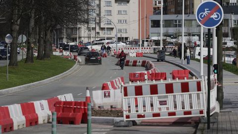 Las obras incluyen cambios en la avenida de Arteixo que permitir�n realizar nuevos giros.