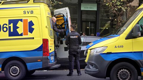 Efectivos desplazados a paseo de Ronda, en A Coru�a, tras una tentativa de homicidio
