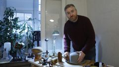 F�lix de Mart�n en su taller de Ourense