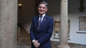 El jefe de farmacia del hospital de Pontevedra, Carlos Crespo, ingresa en la Real Academia de Farmacia de Galicia