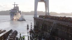 As� fue la espectacular botadura en Ferrol del buque para la Armada australiana