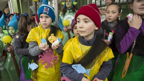 Presentaci�n de la Mikaeli�a y del bus de la Mikaela en Bu�o