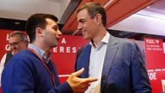 Gonzalo Caballero conversa con Pedro S�nchez