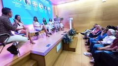 Un momento del acto con las seis protagonistas de las historias inspiradoras de Nena e Deporte