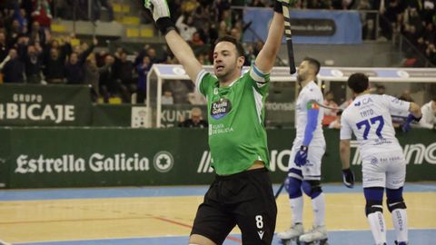 Dava Torres, en el partido de Champions entre el Liceo y el Barcelos. Dava Torres