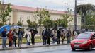 Idas y venidas muy concurridas en la estaci�n provisional