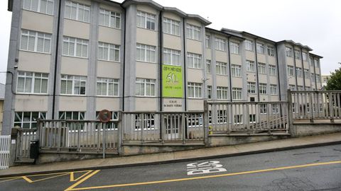 El CEIP Mato Vizoso (en la imagen) tiene su entrada por la calle Cuart de Poblet
