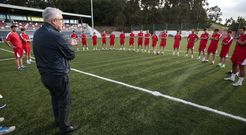 El presidente del Estradense, adem�s del entrenador, tuvieron unas palabras para la plantilla antes del primer entrenamiento. 
