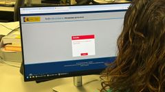 Usuario intentado tramitar una ayuda en la web habilitada para el Plan Auto+.