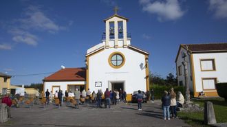 La iglesia de Castromil tiene m�s de cincuenta a�os.
