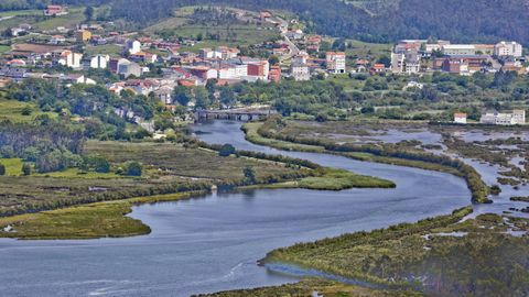 Vista de la desembocadura del Anll�ns, entre Cabana y Ponteceso