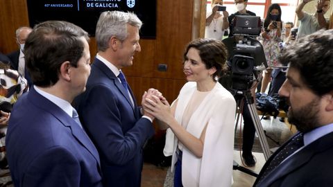 El presidente de la Xunta, Alfonso Rueda, en su toma de posesin junto al presidente de Castilla y Len, Alfonso Fernndez Maueco (izquierda), la presidente de la Comunidad de Madrid, Isabel Daz Ayuso, y el presidente de Murcia, Fernando Lpez Mirs