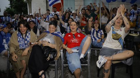 Deportivistas el d�a del ascenso a Primera