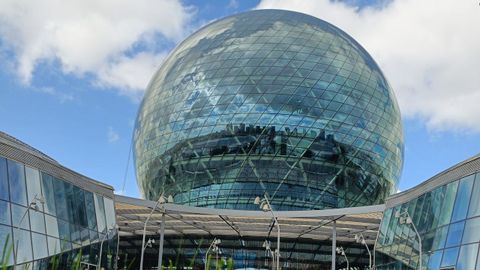 Museo Nur Alem, donde se celebr la Expo 2027 de Astan, dedicado a la energa del futuro