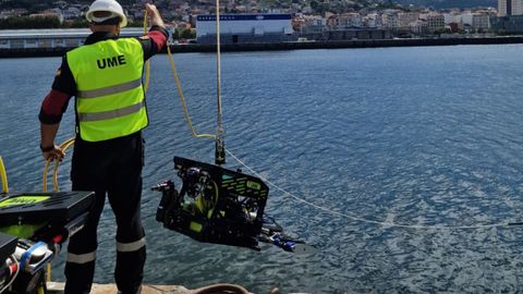 Soldados de la UME se formaron en el manejo de los robots