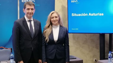 Rafael Domenech, responsable de An�lisis Econ�mico de BBVA Research, y Asunci�n �lvarez, directora regional de la Territorial Noroeste de BBVA