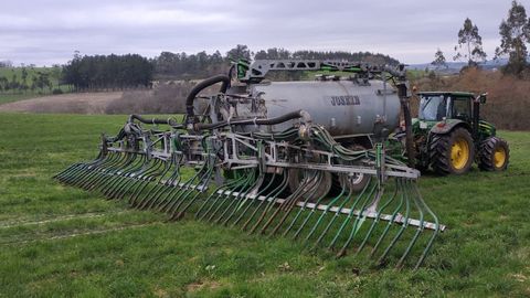Las ayudas de la Xunta permiten adquirir maquinaria para inyectar el pur&iacute;n