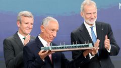 Marcelo Rebelo de Sousa recibi� el premio Foro La Toja-Josep Piqu� de manos de Felipe VI