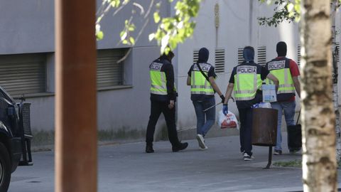 Amplio despliegue policial contra el narcotrfico en la zona de Orillamar, en A Corua