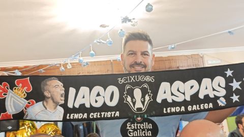 La bufanda homenaje a Iago Aspas de la pea Teixugos Celestes.