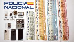La Polica se incaut de droga, casi 10.000 euros y varios mviles. 