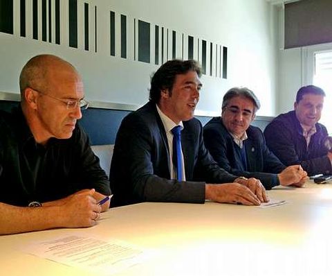 Rodr�guez, Ca��s, Dieste y Romero, durante la presentaci�n.