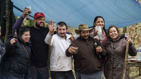 Pandillas disfrutando de la romera