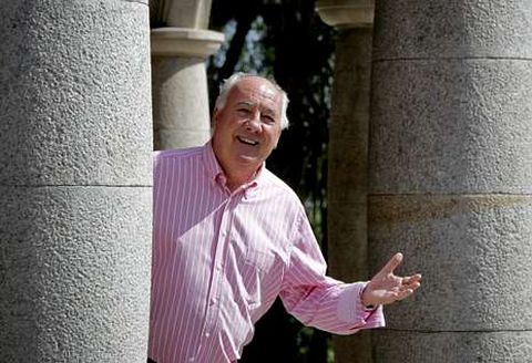 El parque de Santa Margarita, en A Coru�a, es uno de los lugares a los que va este jubilado.