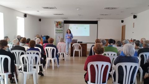 AFALU tam�n organiza obradoiros durante todo o ano