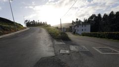 La curva en la que se sali� el turismo en A Rigueira, muy pr�xima a la urbanizaci�n Palmeiro