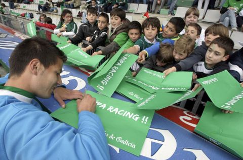 Las entradas para menores de 12 a�os -de deben ir con un adulto- cuestan un euro. 