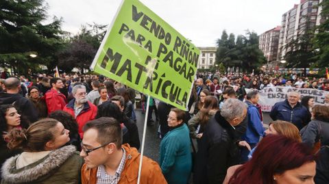 Con la crisis los precios p�blicos de las universidades se dispararon y las becas se endurecieron. Muchos estudiantes tuvieron que dejar la universidad