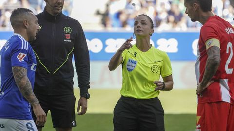 Marta Huerta de Aza en el choque entre el Real Oviedo y el Almer�a este curso.