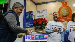 Imagen de archivo de la administración La diosa de la Fortuna, en la calle Barcelona, cuando repartió 180 millones del gordo de Navidad en el 2022