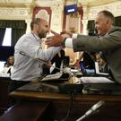 <span lang= es-es >Desde el primer d�a</span>. J�come no esper� ni un minuto y lo primero que manifest� a los medios tras la constituci�n de la nueva corporaci�n (en la imagen) fue su deseo de plantear una moci�n de censura contra el alcalde del PP, Jes�s V�zquez. 