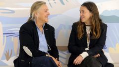 Elena Fernndez (a la izquierda) dirige Espazo Branco junto a su hija, Blanca Escrigas (a la derecha)