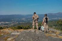 Una patrulla de la Brilat vigilando una de las �reas a su cargo.