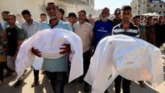 Palestinos con familiares muertos en la franja de Gaza
