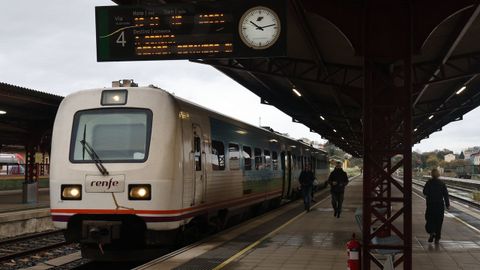 Un tren de A Coru�a que lleg� con retraso a Ferrol, en una imagen de archivo