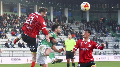 �lvaro Gim�nez oxigen� la salida de bal�n con sus descargas.